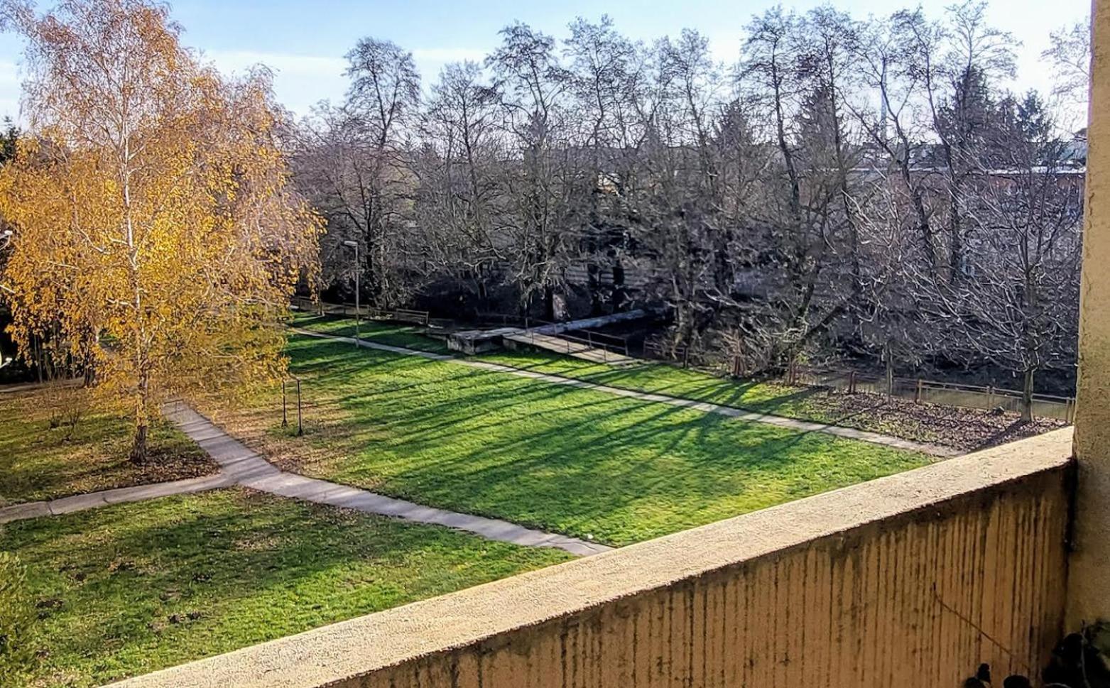 Apartman Surany Bagian luar foto