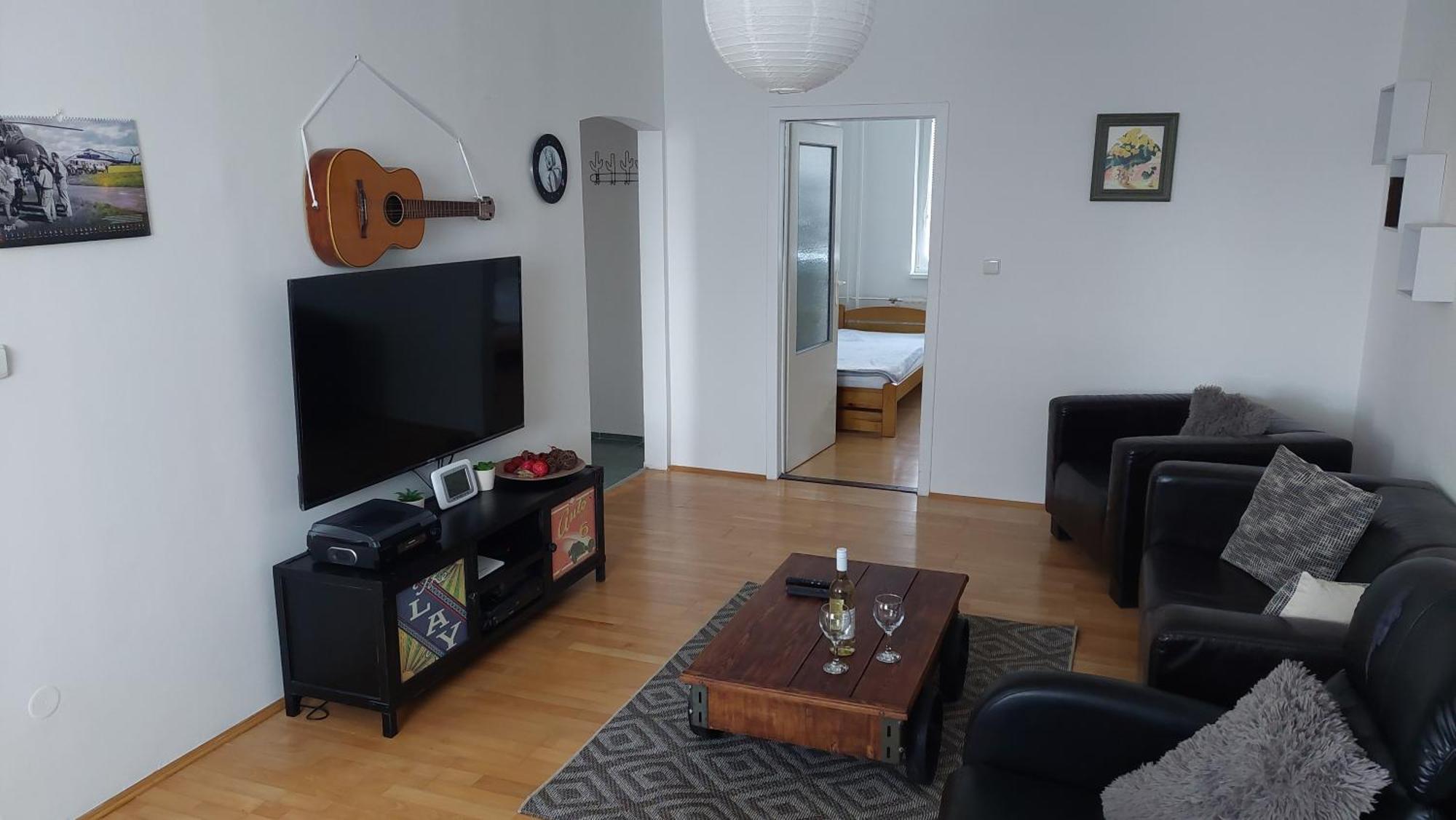 Apartman Surany Bagian luar foto