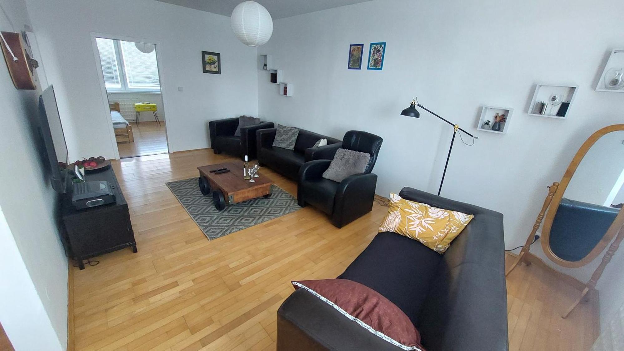 Apartman Surany Bagian luar foto